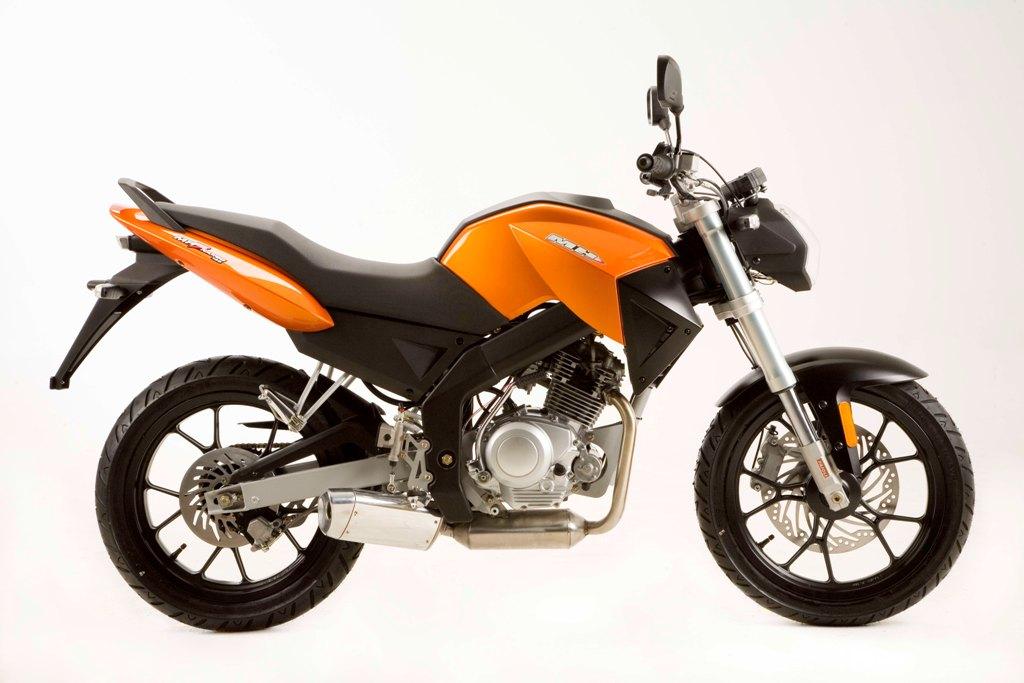 mh-mh7-125-naked-r.jpg